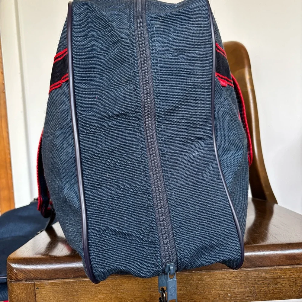 NWOT Oscar de la Renta Luggage Set, Zip Up Duffel Bag—part 2 of a set of 3